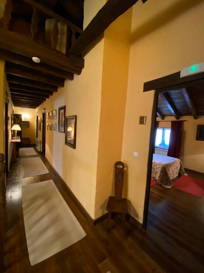 Casa Rural Dos Reales San Cristobal de Boedo Eksteriør billede