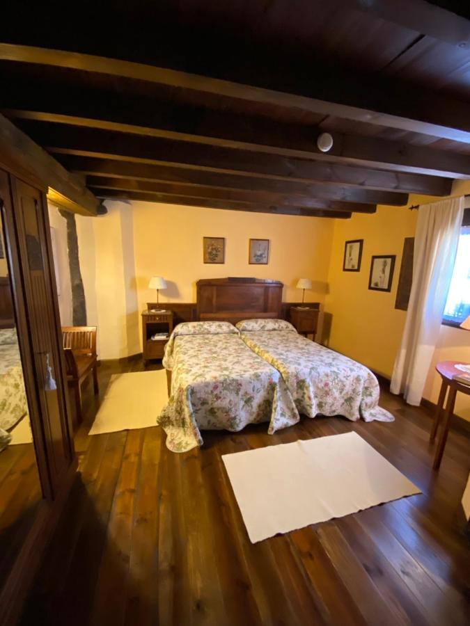 Casa Rural Dos Reales San Cristobal de Boedo Eksteriør billede