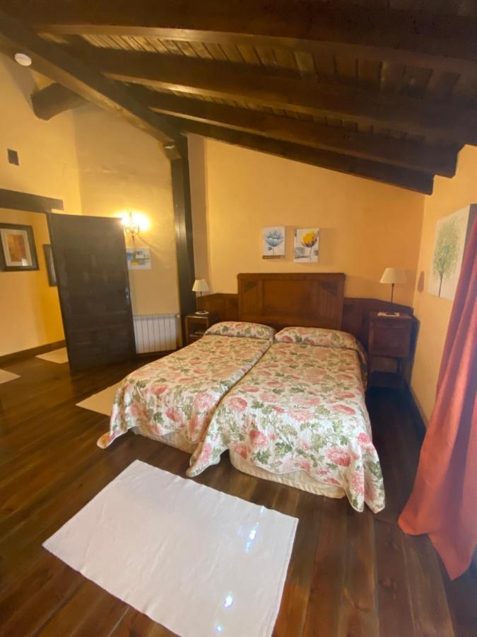 Casa Rural Dos Reales San Cristobal de Boedo Eksteriør billede